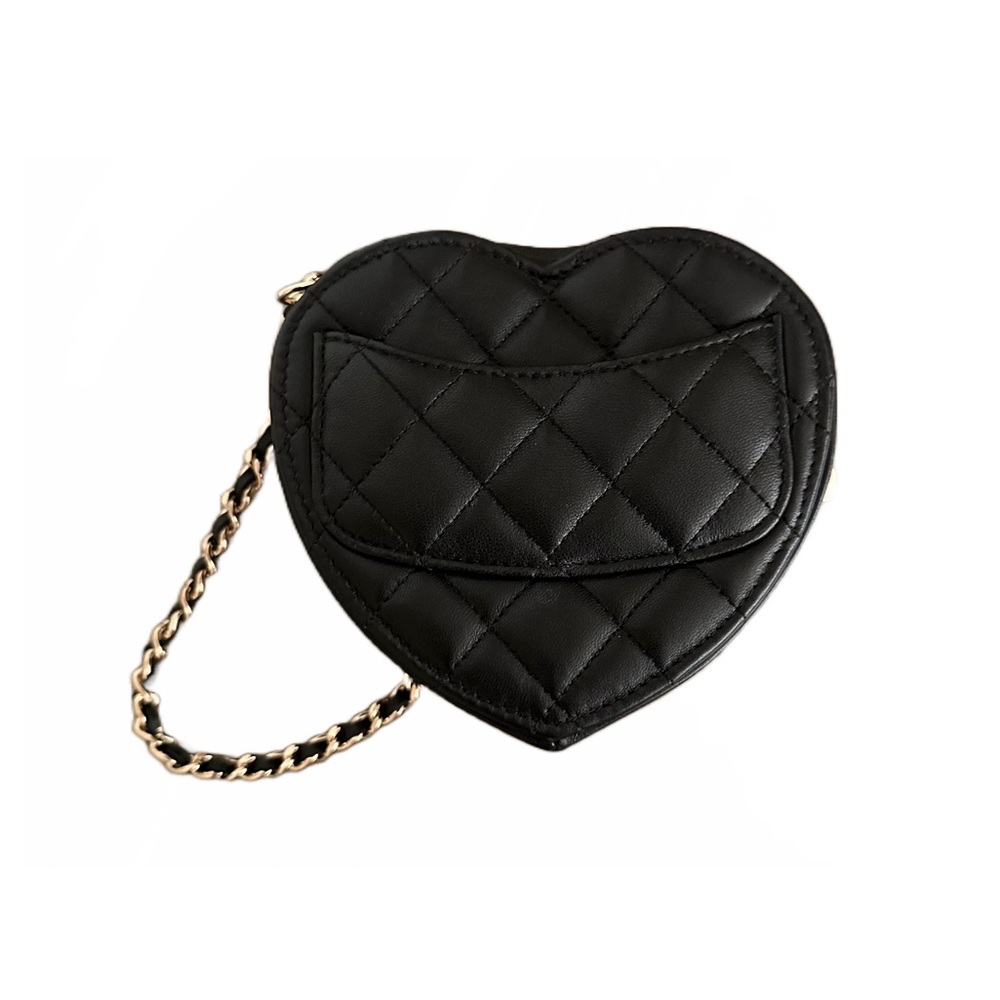 Chanel CC in Love Heart Crossbody Bag Quilted Lambskin Black Light Gold Hardware - Picture 12 of 15